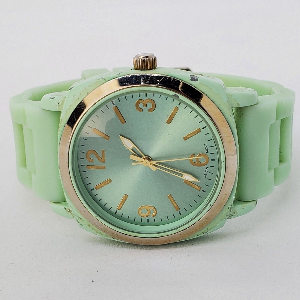 40MM Women's Watch Light Green Dial Light Green Plastic Bands New Battery